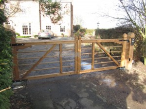 5 bar Estate swing gates