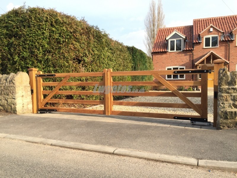 Oak 5bar gates LW Systems